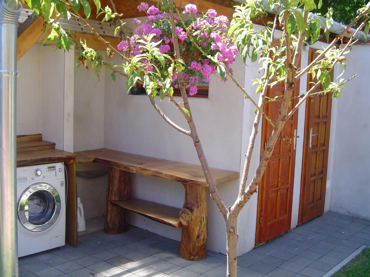 Karavan Sturovo Exterior photo