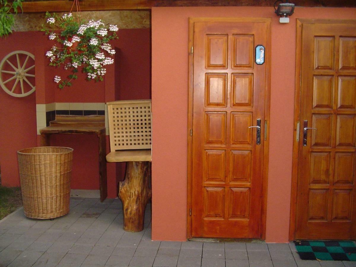 Karavan Sturovo Exterior photo